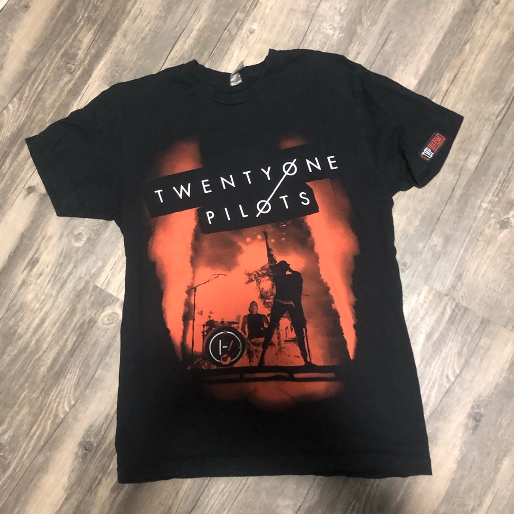 twenty one pilots ERS 2017 tour shirt